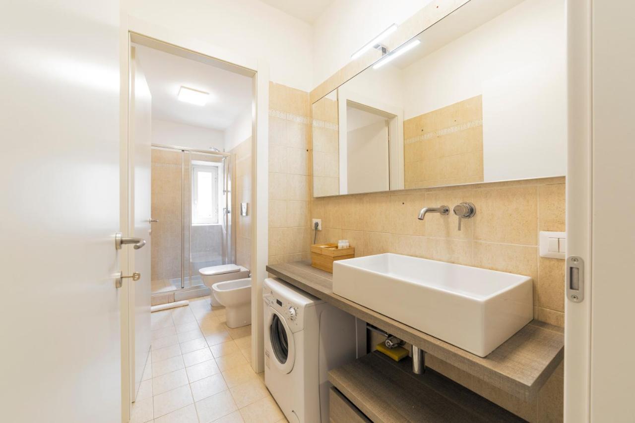 Roomy Apartment Close To Subway M5! Milan Exterior photo